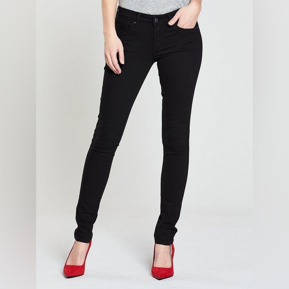 NWT Levi’s 711 Skinny Mid Rise Black Jeans Hypersoft Size 4 (27) Short